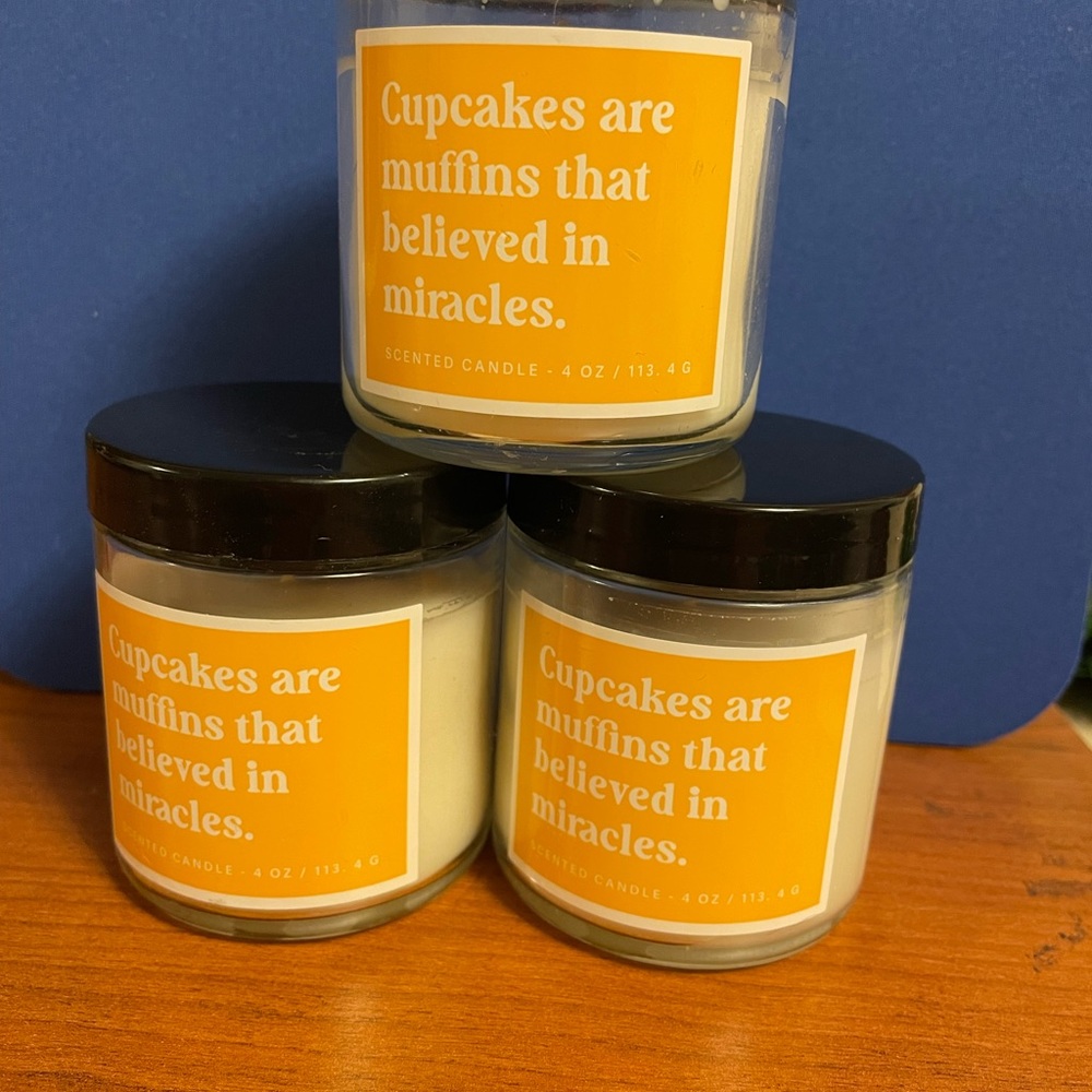 3 scented Candles 4 oz